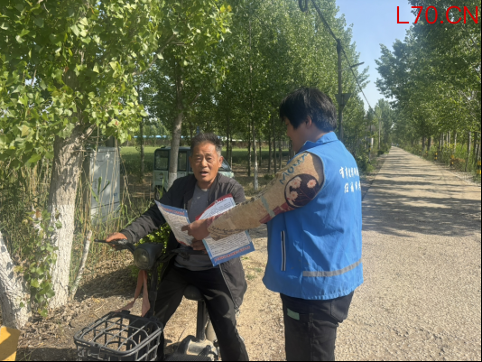 济宁市任城区喻屯镇张王庄村网格开展“防御抵制邪教 共建美好生活”宣传活动