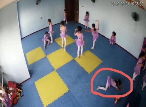 “6岁女童练习下腰致截瘫”后续：培训机构经营者因拒执罪获刑